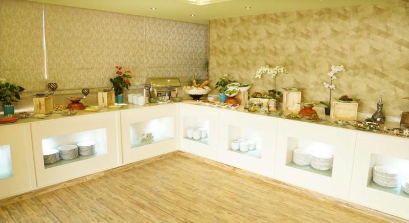 Royal View Hotel in Ras Al Khaimah